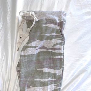 American Eagle Joggers